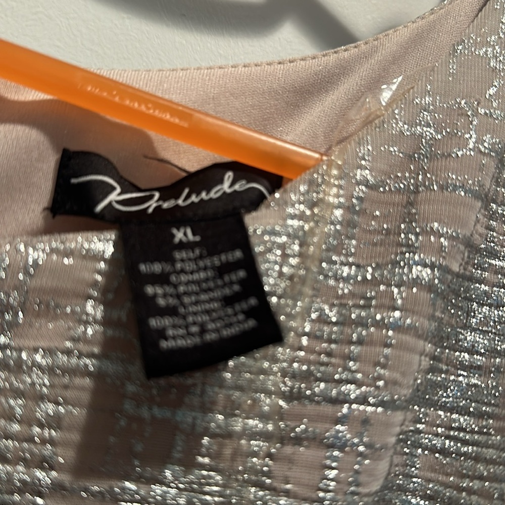 Dress - Picture 9 of 9